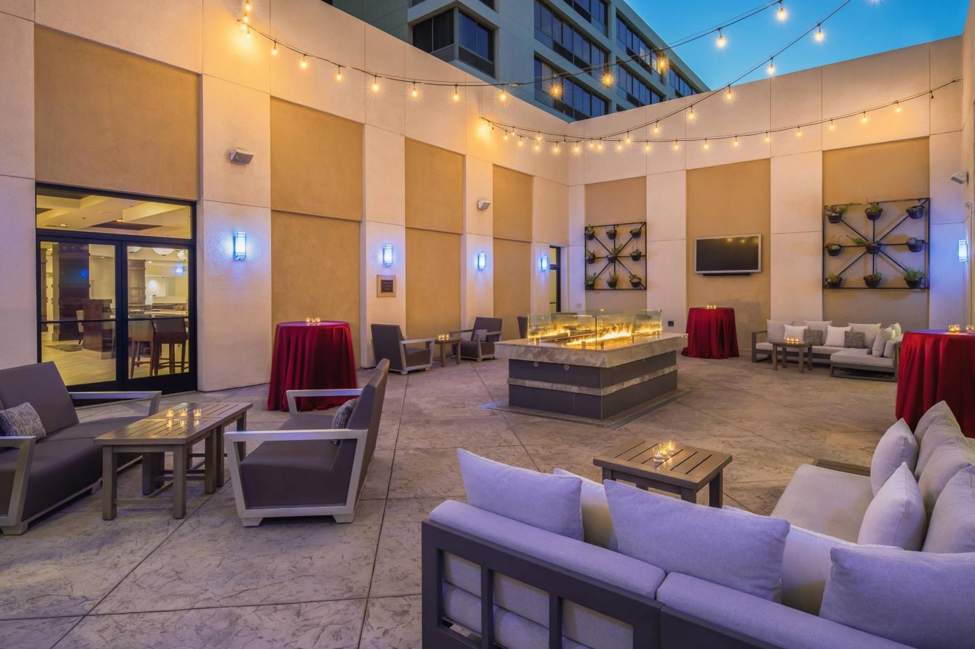 Fullerton Marriott At California State University Exterior photo
