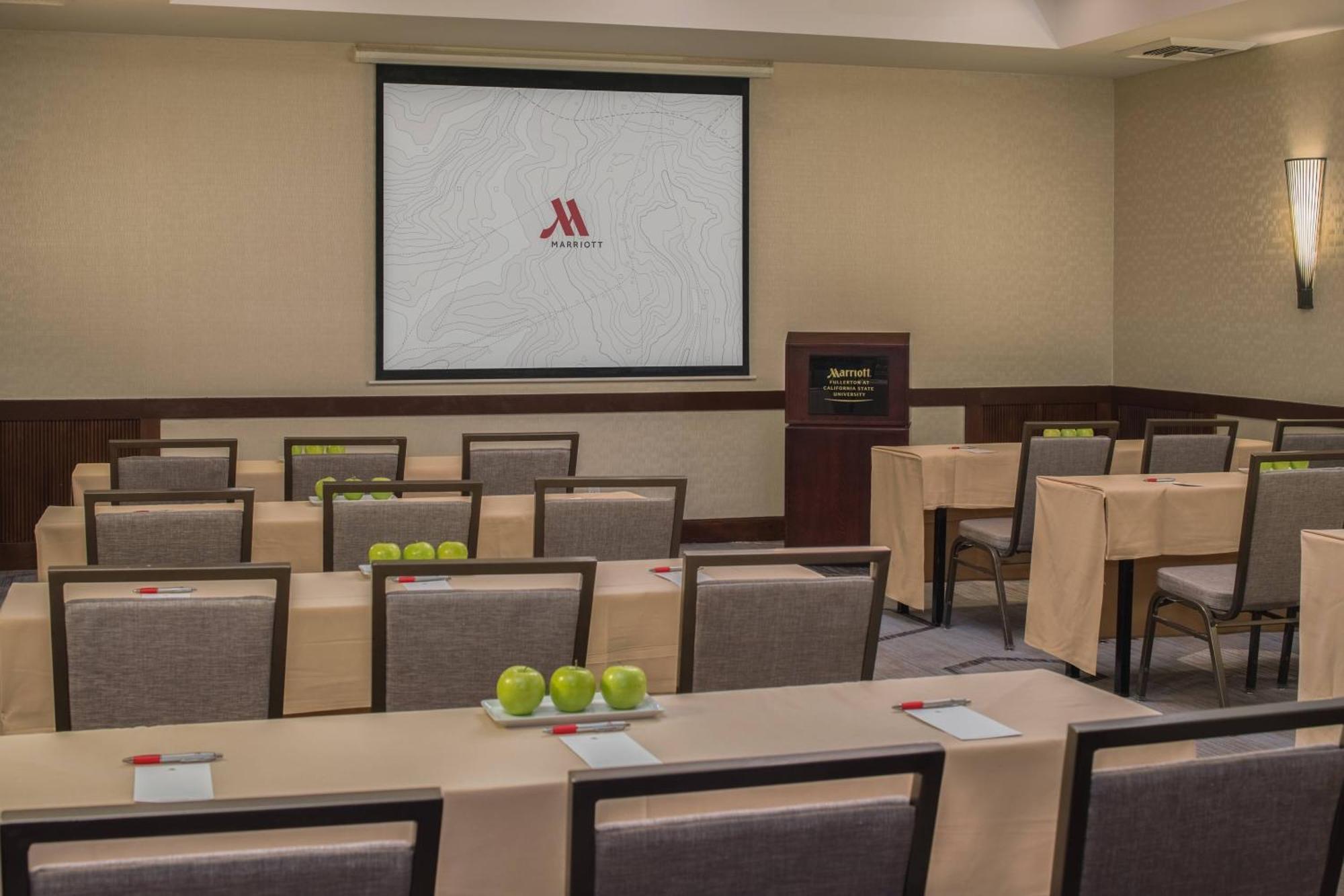 Fullerton Marriott At California State University Exterior photo